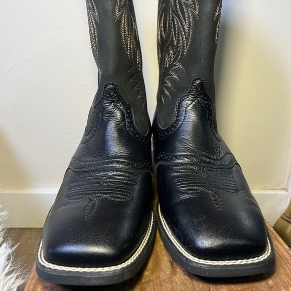 Ariat Black Leather Heritage Square Toe Boots - Picture 4 of 12